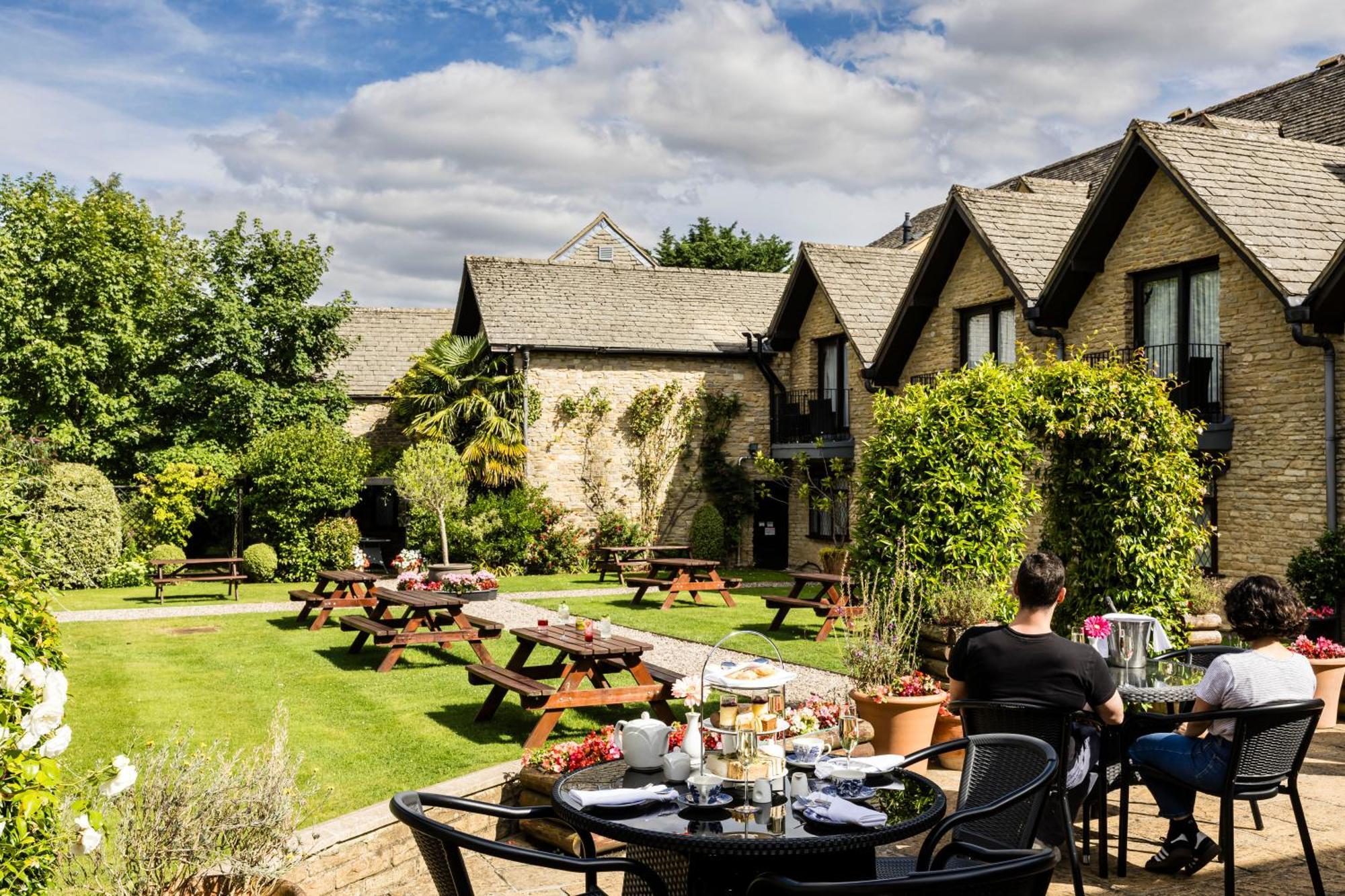 The Holt Hotel Steeple Aston Εξωτερικό φωτογραφία